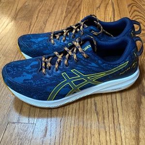 ASICS Fuji Lite 3 trail running shoes